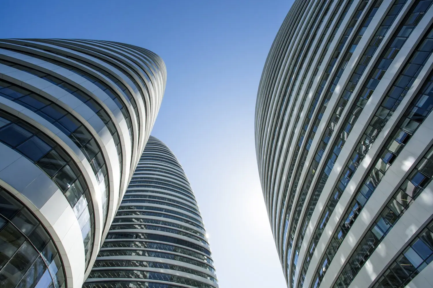 REITs w praktyce: Inwestycje w nieruchomości komercyjne regionu