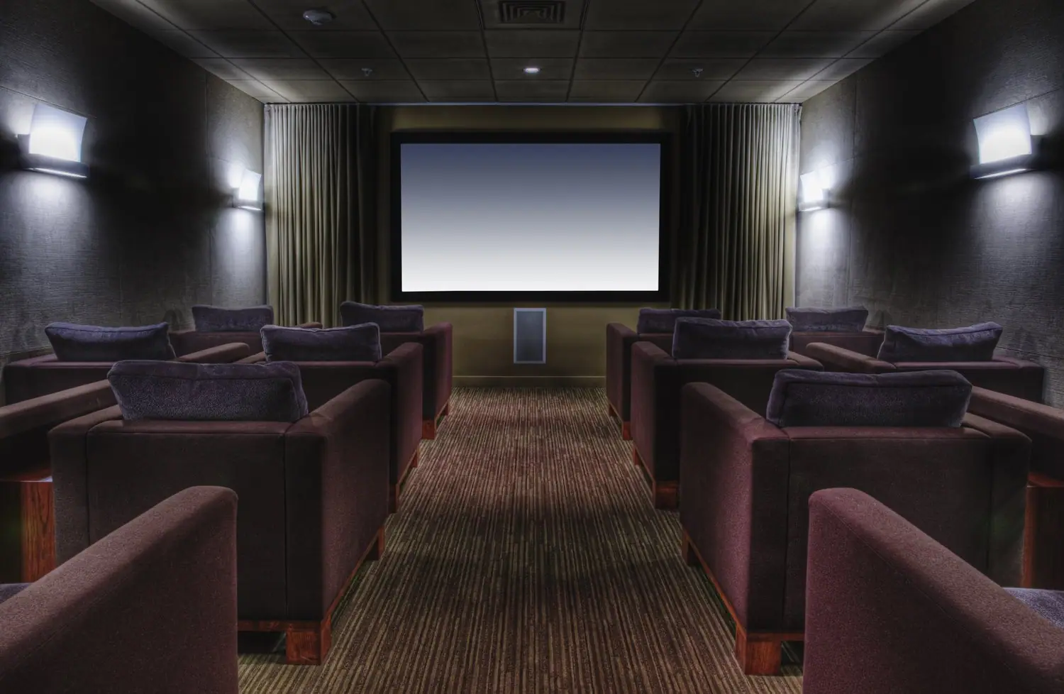Domowe kino: Jak zorganizować profesjonalny seans filmowy